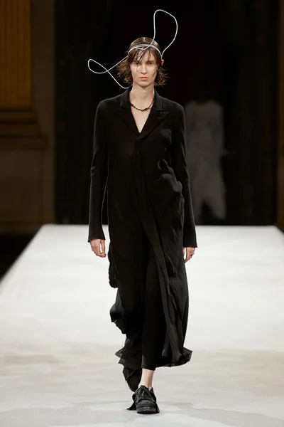 Look 15